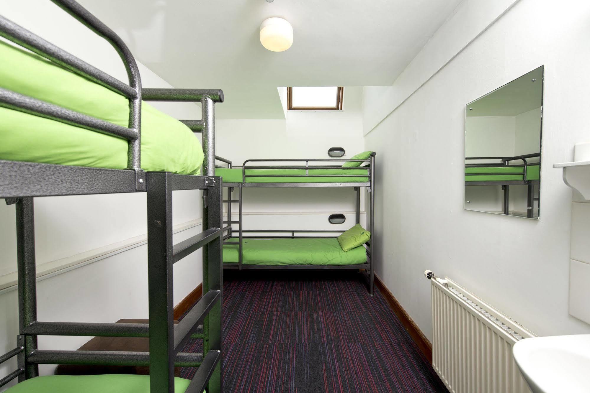 Yha Medway Hostel Gillingham  Exterior foto