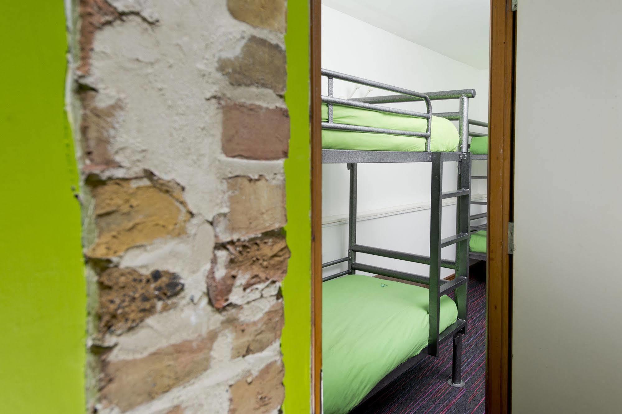 Yha Medway Hostel Gillingham  Exterior foto