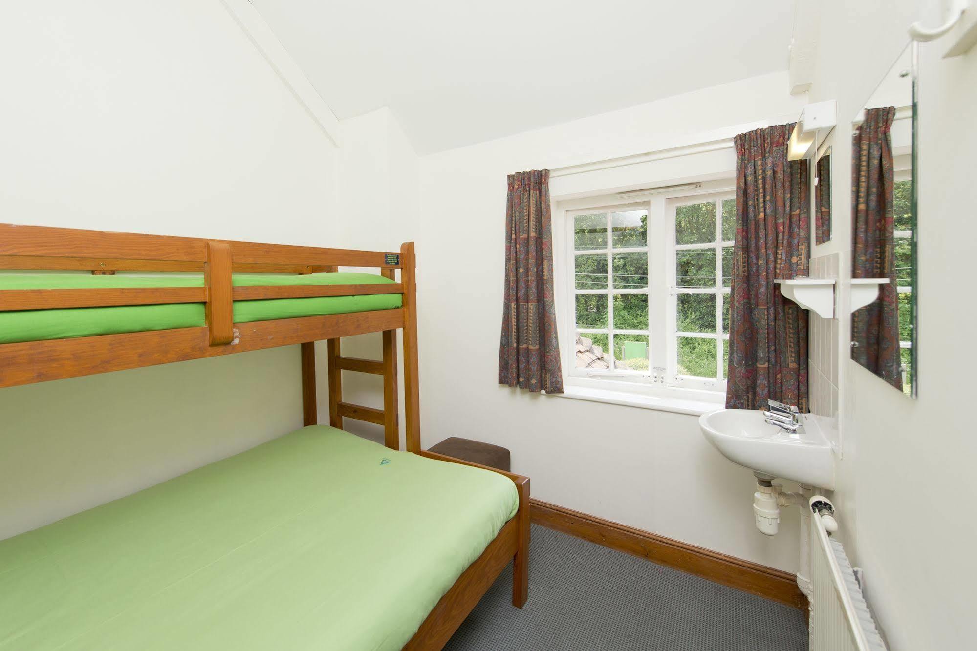 Yha Medway Hostel Gillingham  Exterior foto