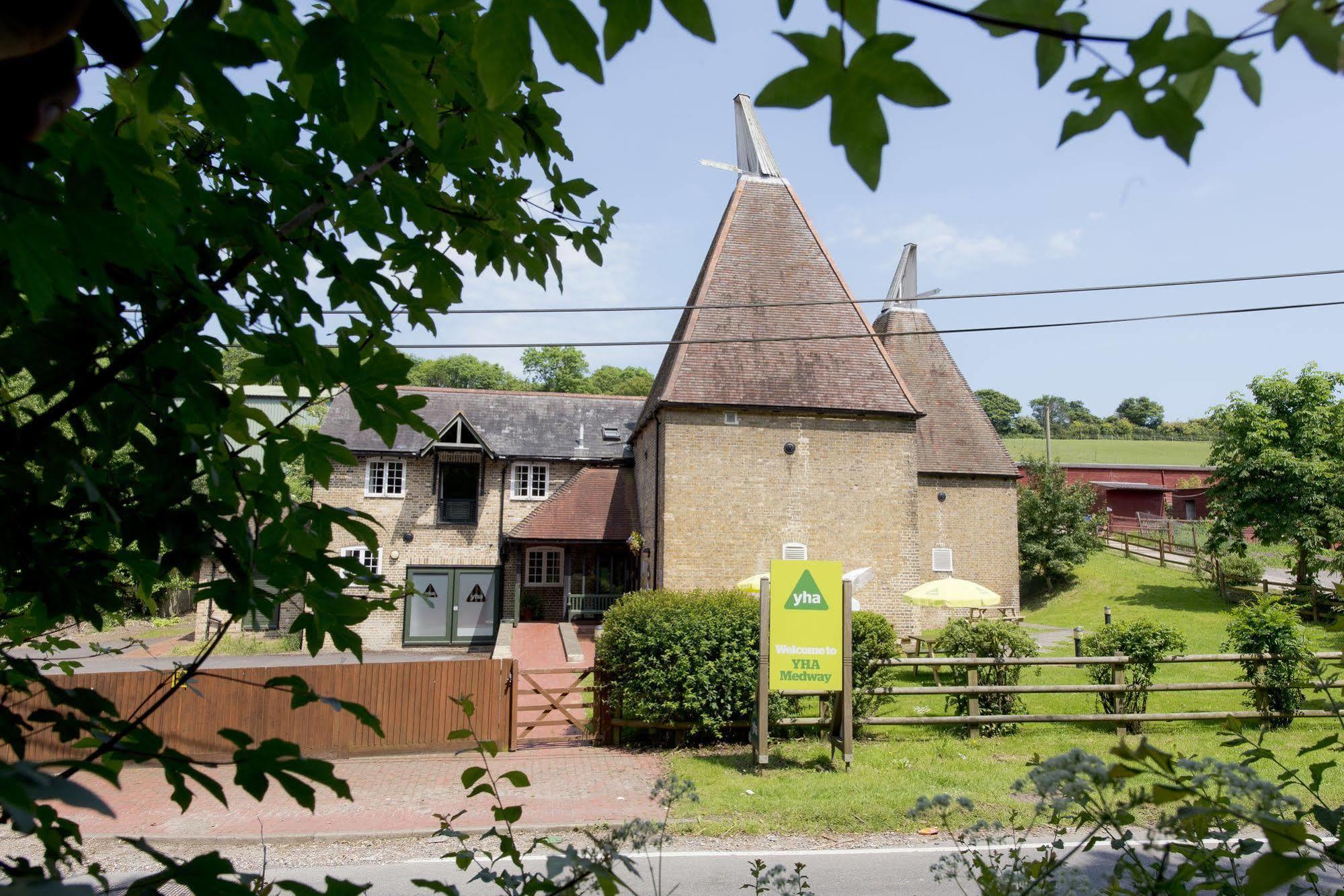 Yha Medway Hostel Gillingham  Exterior foto