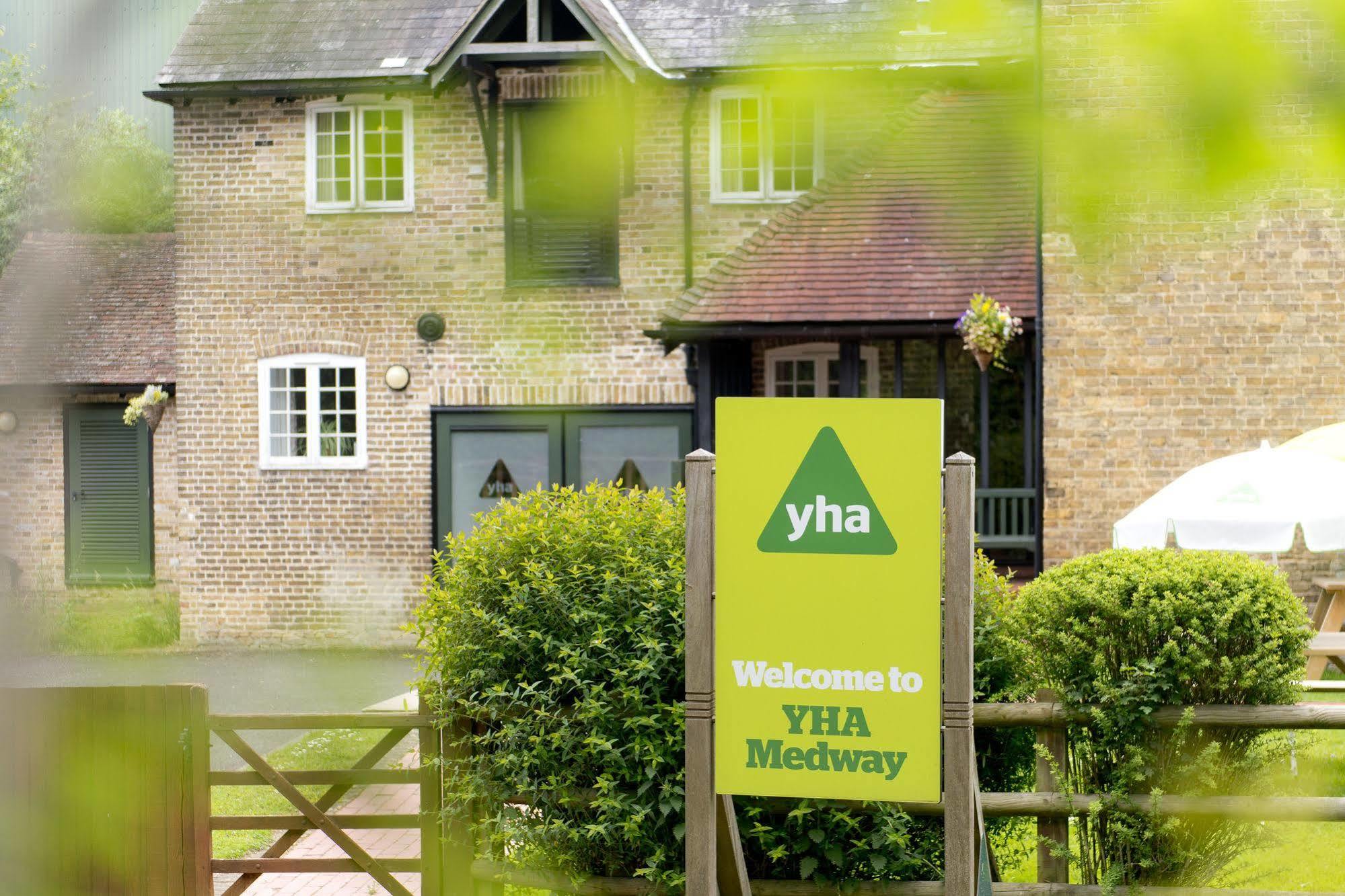 Yha Medway Hostel Gillingham  Exterior foto